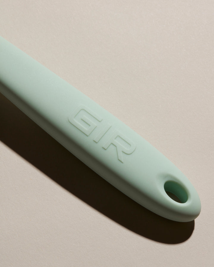 https://gir.co/cdn/shop/files/GIR-PDP-Mini-Spoon-Mint-02.jpg?v=1679338970&width=720