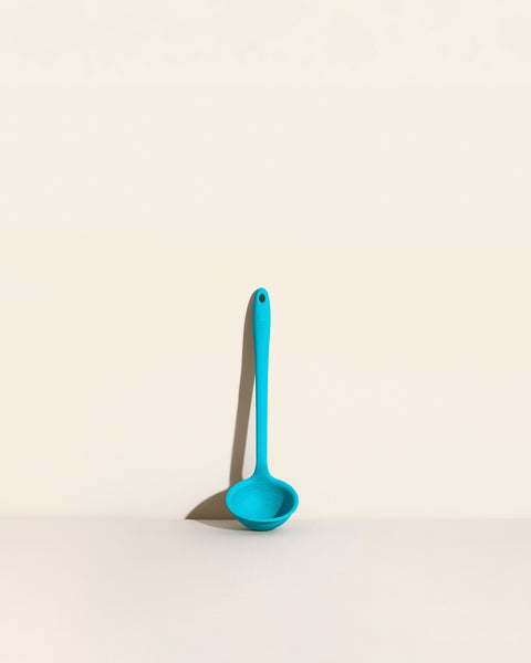 https://gir.co/cdn/shop/files/Gir-Product-April2021-Ladle-Skinny-Teal-4186_cc00497c-f309-4eec-9007-dd3055c63ce3_grande.jpg?v=1698180282